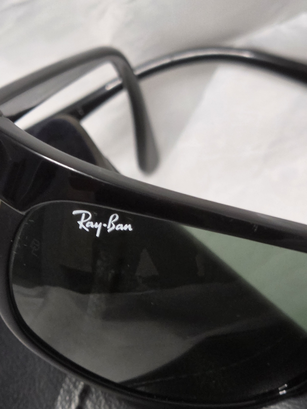 Ray-Ban Black Sunglasses Temple Arm